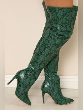 Over the knee Tall thigh high green snakeskin print boots sz 6.5 fashion nova